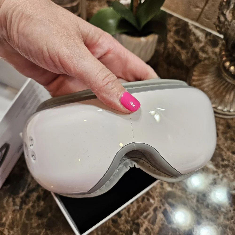 Eyeris 1 Eye Massager - White